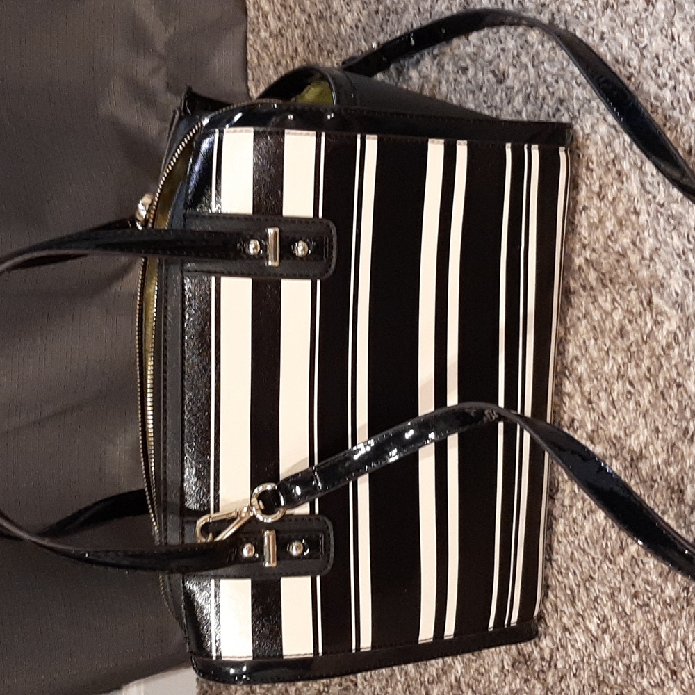 Cream/Black Bag - Picture 8 of 8